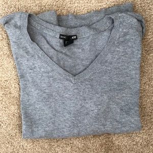 H&M basic v neck sweater